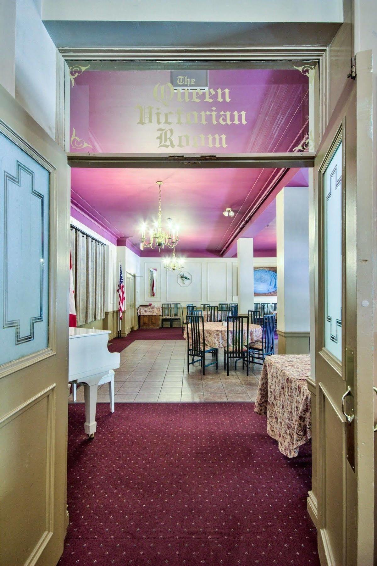 Queen'S Inn Stratford Ngoại thất bức ảnh